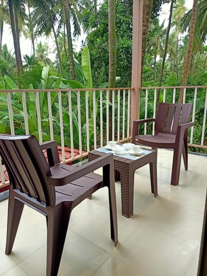 Srushti Sea Villa Resort Diveāgar エクステリア 写真