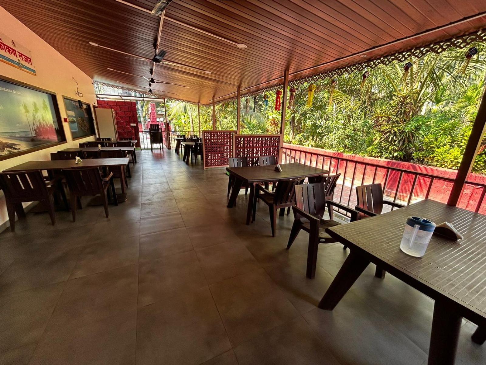 Srushti Sea Villa Resort Diveāgar エクステリア 写真